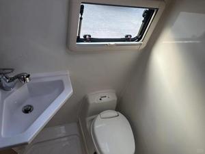 2 Autocaravanas de Lujo con Escalón Eléctrico, TV de 22 Pulgadas, Lavadora de 3 kg, Refrigerador de 148 L, Tanque de Agua de 160 L, Panel Solar de 800 W para Viajes a la Playa - Product Image 5