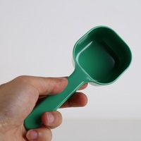 Cuillère à nourriture pour animaux de compagnie en plastique, carrée, solide, légère, durable, facile à nettoyer, en matériau de qualité alimentaire, simple, pour l'alimentation et le stockage des chats et des chiens