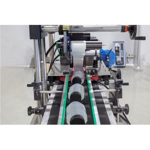 Machine d'étiquetage automatique pour surfaces planes, boîtes, cartons et bouteilles - Product Image 4