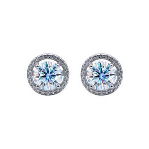 Boucles d'oreilles clous en moissanite micro-pavée ronde à quatre griffes délicates 1CT en argent sterling 925 pour femme, bijoux d'usine - Product Image 6