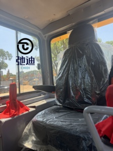 Bulldozers usados Caterpillar originales de Japón D5K Bulldozers CAT de segunda mano CAT D5K usado Buen estado en stock para la venta D4H D5G - Product Image 4