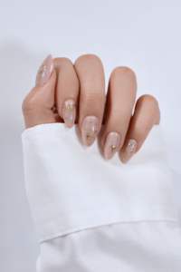 Uñas Postizas Personalizadas en Forma de Almendra, Diseño OEM ODM de Fábrica, Estampado Dorado, Longitud Media, 24 Piezas, Pintadas a Mano, con Diseño de Estrella de Mármol Gris - Product Image 4