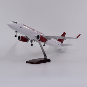 Quy mô 1/80 <span class=keywords><strong>Airbus</strong></span> <span class=keywords><strong>A320</strong></span> Kích thước 47cm juneyao hãng hàng không Máy bay mô hình với bánh xe và dẫn ánh sáng - Product Image 1