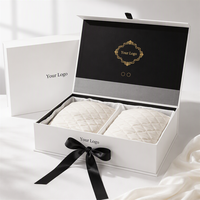 Boîte cadeau rigide magnétique de luxe personnalisée avec logo, étanche, portable, en forme de livre, avec ruban satiné et processus de dorure pour vêtements