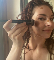 Pinceau de maquillage de luxe personnalisé pour anticernes, manche en bois noir, haute qualité, durable, pinceau kabuki unique pour fond de teint