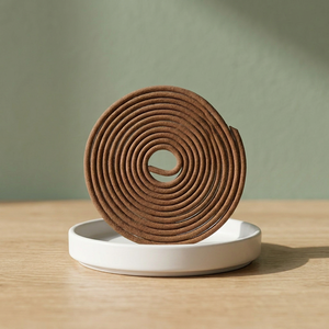 Incienso de Chandan en Espiral Hecho a Mano, 100% Natural, con Fragancia Duradera para Relajación en el Hogar y Adoración - Product Image 1
