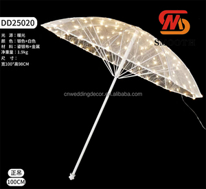 Décoration de fête de <span class=keywords><strong>mariage</strong></span> lisse mariée marié tenant des parapluies bande lumineuse LED <span class=keywords><strong>parapluie</strong></span> en tissu <span class=keywords><strong>lumineux</strong></span> - Product Image 2