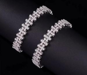 Bracelet Hip Hop en Argent Personnalisé avec Diamants Moissanite, Bracelet Croix Iced Out, Bracelet Cubain pour Soirées - Product Image 2