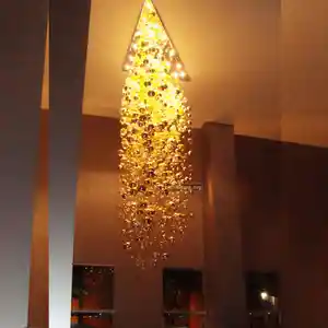 Decoração de interiores de teto grande, bola de vidro transparente dourada, lustre de arte soprado à mão