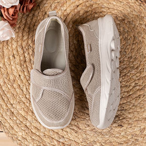 Venta al por mayor de las mujeres zapatillas de correr al aire libre zapatos para caminar con <span class=keywords><strong>Fly</strong></span> Knit antideslizante mamá zapatos ligeros cómodos <span class=keywords><strong>sandalias</strong></span> deportivas - Product Image 3