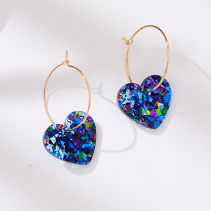 أقراط حلقية فاخرة جديدة من هاومي بتصميم قلب مرصع بالترتر الأكريليك - Product Image 3