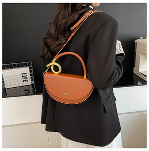 Nuova <span class=keywords><strong>Borsa</strong></span> di Lusso 2025 per Donne, <span class=keywords><strong>Borsa</strong></span> <span class=keywords><strong>a</strong></span> Mano Semicircolare in Pelle PU, Elegante <span class=keywords><strong>Borsa</strong></span> <span class=keywords><strong>a</strong></span> Spalla da Donna di Design - Product Image 3