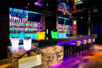 Rak Wine Bar dengan Ember Minuman Bercahaya untuk Klub Malam, Fitur Ember Es dengan 16 Warna Berubah, Tahan Air