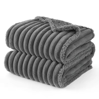 Plaid pour meubles en velours de laine d'agneau à carreaux, couverture chaude pour animaux de compagnie, résistante à l'eau