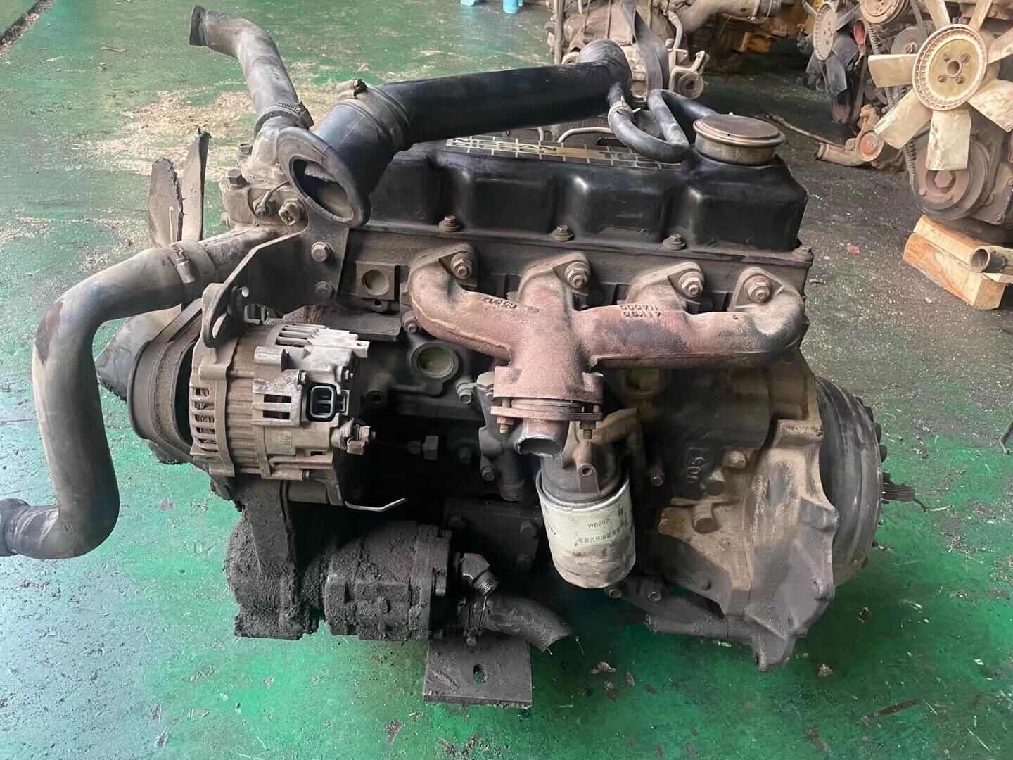 Japanese TD27 YD25 4 Cylinder Motor Qd32 Diesel Engine for Sale