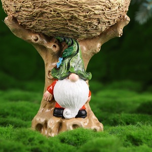 Comedero y Baño para Pájaros de Resina Personalizado al por Mayor Directo de Fábrica - Gnomos Elegantes Hechos a Mano con Nido de Pájaro Azul, Estilo Raíz de Árbol de Madera - Product Image 4