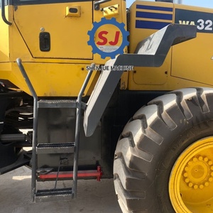 Oferta Especial: Cargadora de Ruedas Komatsu WA320 Usada - Maquinaria de Construcción de Alta Calidad con Capacidad de Cucharón de 2.3-3.2m³ y Bajo Consumo de Combustible - Product Image 5