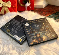 Calendario de Adviento con Carpetas Personalizadas Impresas y Grabadas en Relieve, Estilo Libro, 24 Puertas Precortadas, Materiales Reciclados, Sorpresas Navideñas