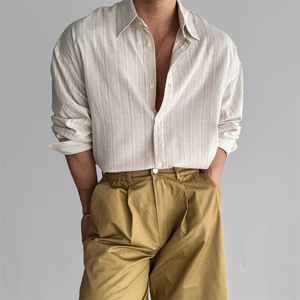 <span class=keywords><strong>Camicia</strong></span> di raso a maniche lunghe a righe Vintage da uomo <span class=keywords><strong>blu</strong></span> chiaro e invecchiato abbigliamento Casual monopetto ODM estivo stile Vintage <span class=keywords><strong>camicia</strong></span> da uomo - Product Image 6