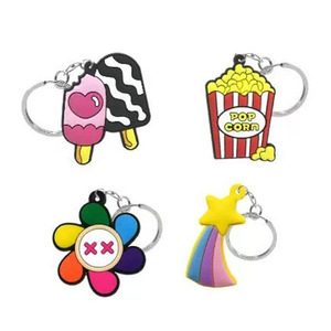 プロのOEM PVCプラスチックアニメゴムPVCキーチェーンカスタムギフト用キーチェーンメーカー - Product Image 4