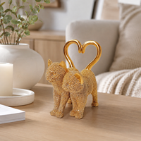 Statue de couple de chats en résine, figurine avec queues en forme de cœur, sculpture de chat romantique, ornement de bureau, cadeau de la Saint-Valentin, décoration artisanale pour la maison