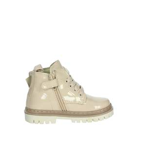Bottes de combat Balducci pour enfants en cuir verni beige avec boucle cœur en strass et design à lacets - Product Image 4