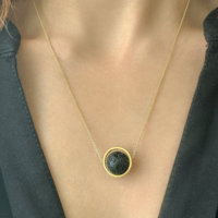 Collier Spinner avec Diffuseur d'Huiles Essentielles, Pendentif en Pierre de Lave, Charme Minimaliste en Forme de Sphère, Bijou Cadeau pour Elle