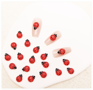 Cabochon plat en résine, motif coccinelle de dessin animé, pour créations artistiques DIY, accessoires de bijoux, ongles, cheveux, sacs, tasses et coques de téléphone - Product Image 2