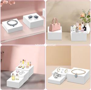 Rehausseurs de buffet rectangulaires en acrylique blanc, présentoirs alimentaires portables, réutilisables et écologiques - Product Image 2