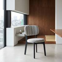 Ensemble de table à manger de style nordique moderne, table à manger avec pieds en bois, 4 chaises, chaise en tissu pour salon, pour restaurant