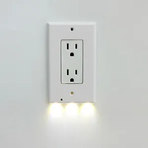 Artículos populares Enchufe de pared de color blanco para el hogar estándar americano con luz nocturna inteligente de encendido/apagado