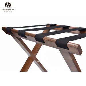 Porte-bagages pliable compact en bois durable, style moderne de luxe de qualité hôtelière, finition noyer, étagère multifonctionnelle - Product Image 3