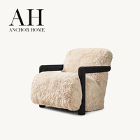 Fauteuil d'appoint moderne et luxueux en fourrure de mouton crème, écologique, avec structure en bois massif, pour chambre et salon