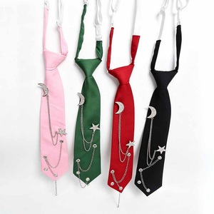 Cravate pré-nouée pour femme avec chaîne étoile lune en strass - Product Image 4