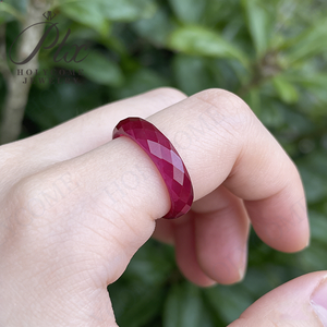 Anello con Fascia Liscia in Moissanite/Rubino Sintetico, Disponibile in Vari Colori D <span class=keywords><strong>Bianco</strong></span>/Verde/Champagne/<span class=keywords><strong>Rosso</strong></span>, Unisex, Regalo per Anniversario <span class=keywords><strong>e</strong></span> Compleanno - Product Image 1