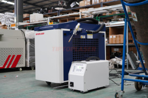Laser à fibre portatif exporté 1500W-3000W 3-en-1 (soudage/découpe/nettoyage) refroidi par eau pour usage industriel, garantie 3 ans, 3 en 1 L - Product Image 4