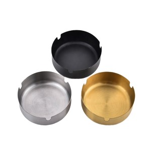 Cendrier en porcelaine classique rond personnalisable Petit cendrier de bureau en céramique avec logo personnalisé au design moderne pour cadeaux d'hôtels - Product Image 2