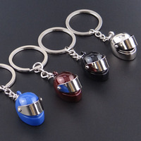 Porte-clés stéréo en métal pour casque de moto, avec logo personnalisé, breloques pendentifs pour souvenirs touristiques et cadeaux promotionnels