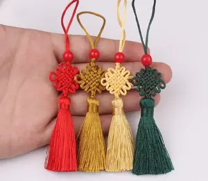 お祭りの装飾のための手作りの伝統的なシルク中国の結び目タッセル