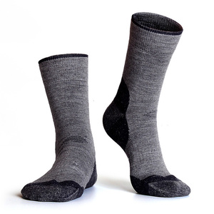 <span class=keywords><strong>Chaussettes</strong></span> chaudes <span class=keywords><strong>en</strong></span> <span class=keywords><strong>laine</strong></span> épaisse personnalisées Sports <span class=keywords><strong>de</strong></span> <span class=keywords><strong>montagne</strong></span> <span class=keywords><strong>Chaussettes</strong></span> douces <span class=keywords><strong>en</strong></span> <span class=keywords><strong>laine</strong></span> mérinos pour femmes et hommes pour le ski et la randonnée - Product Image 1