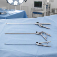 Pinces endoscopiques à mors droites et courbés 5x330mm Instruments chirurgicaux laparoscopiques Porte-aiguille