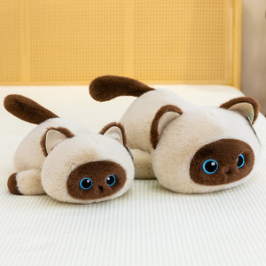 Venta al por mayor, ¡gran oferta! Adorable gato de peluche acostado, muñeco de animal de peluche, regalo de cumpleaños, almohada de compañía, gato calicó negro. - Product Image 2