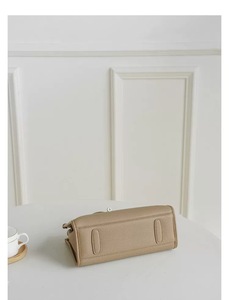 Bolso de Hombro de Cuero Togo Genuino para Mujer, Estilo Clásico Estructurado con Logotipo Personalizado - Product Image 5