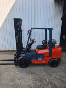 TOYOTA FGZN25 original, carretilla elevadora usada a GLP y GAS, carretilla elevadora japonesa de GLP de 2,5 toneladas, carretilla elevadora a gasolina, buen rendimiento, buen estado - Product Image 3