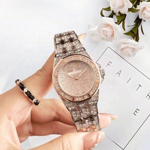 Reloj de Lujo para Mujer con Caja de Aleación, Cronógrafo de Cuarzo, Correa de Acero Inoxidable de 38 mm y 20 mm, Diseño de Moneda Antigua de Dibujos Animados para Negocios - Product Image 5