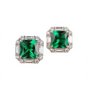 Clásicos Pendientes de Plata 925 con Diamantes de Corte Esmeralda y Diamantes Blancos para Mujer, Joyería de Boda, Certificados por IGI - Product Image 1