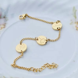 Pulsera Islámica Árabe Personalizada al por Mayor, de Acero Inoxidable, con la Frase 'Sabr Shukar Tawakal' (Paciencia, Gratitud y Confianza), Chapada en Oro - Product Image 3