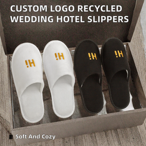 Pantofole <span class=keywords><strong>da</strong></span> Matrimonio Personalizzate con Logo, in Pile Corallo Riciclato, Morbide e Confortevoli, Monouso, per Hotel, Riciclabili e Lavabili - Product Image 2