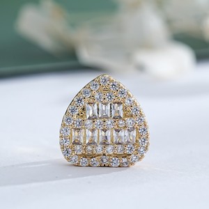 Joyas de Uso Diario Unisex con Circonita Cúbica en Forma de Corazón, Engaste de Bisel en Oro y Plata para Uso Dental - Product Image 1