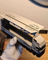 Modèle de collection en alliage moulé sous pression Darwin Pro Container Car à l'échelle 1:64